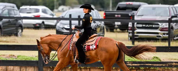 Nadalee Vasquez competes in a Horsemanship ride in 2022