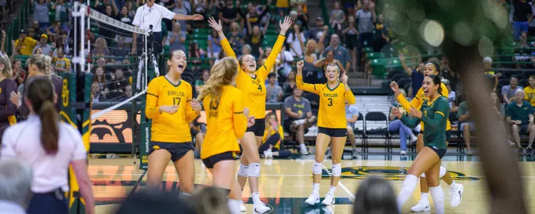 Allie Sczech and team celebrate against Arizona State