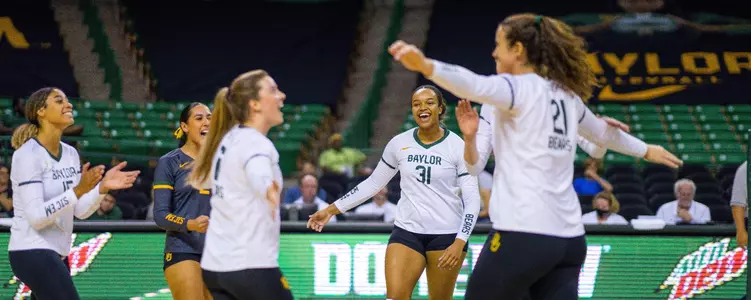 Baylor Volleyball celebrates a kill against North Texas