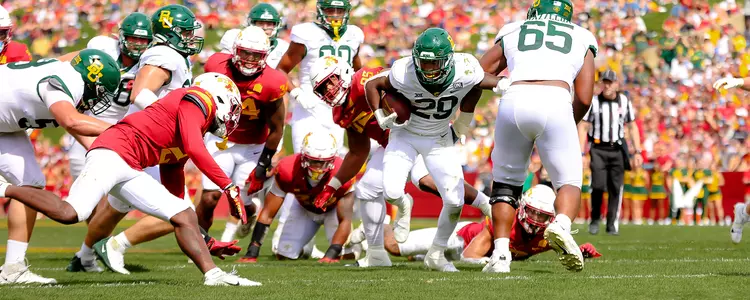 Richard Reese breaks a tackle at Iowa State