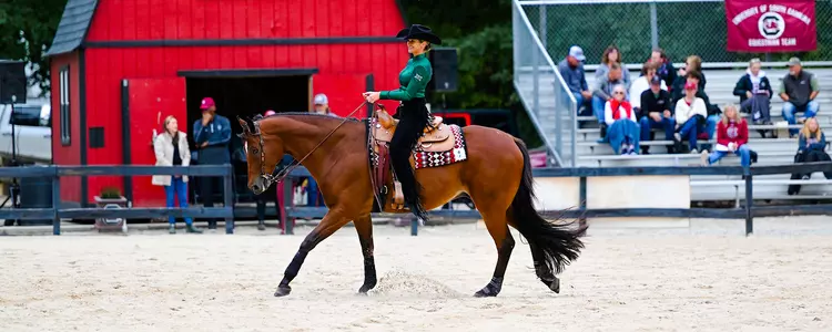 Nadalee Vasquez competes in a Horsemanship ride at South Carolina 2022