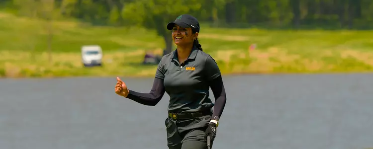 Gurleen Kaur Fist Pump