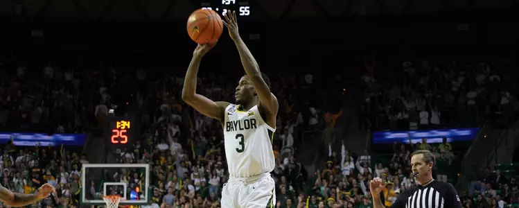 Dale Bonner shoots against Texas Tech