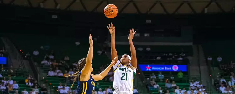 Ja'Mee Asberry shoots against West Virginia