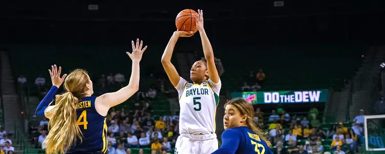 Darianna Littlepage-Buggs goes up for the shot against West Virginia