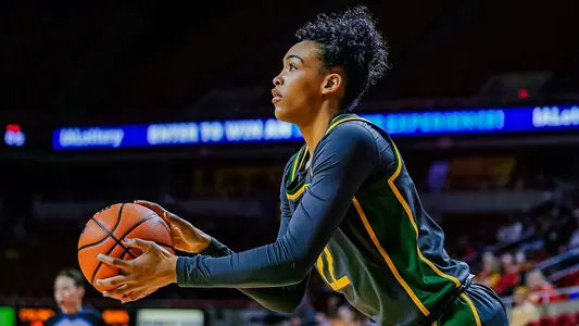 Bella Fontleroy looks to shoot