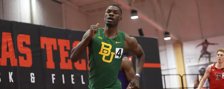 Nathaniel Ezekiel setting the 600y NCAA record at the 2024 Corky Classic