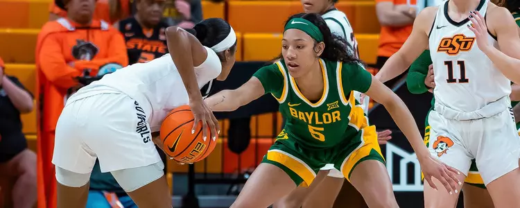Darianna Littlepage-Buggs defends against Oklahoma State