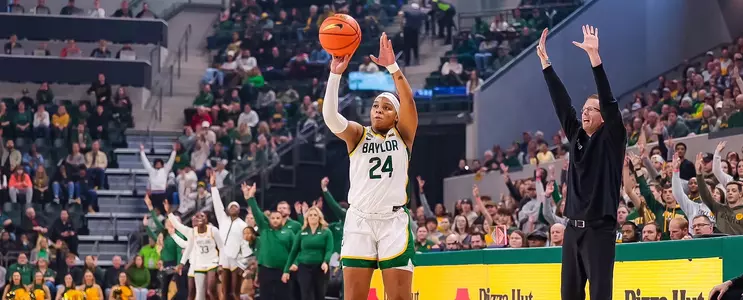 Inaugural Game - Three-pointer Sarah Andrews