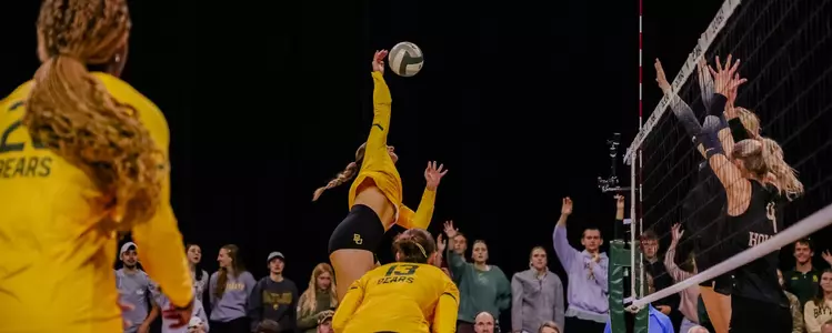 Sophia Keene for match point against UCF