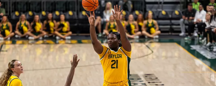 Aaronette Vonleh sinks three against UIW