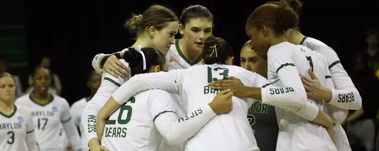 team huddle vs. Dayton in 2024