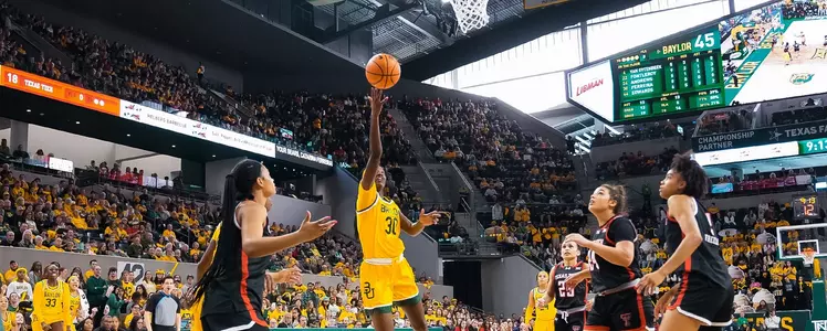 Catalina Fereirra shoots against TTU