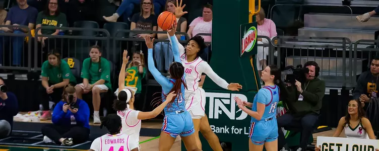 Bella Fontleroy blocks vs Kansas