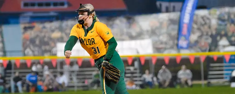RyLee Crandall pitching against Oregon