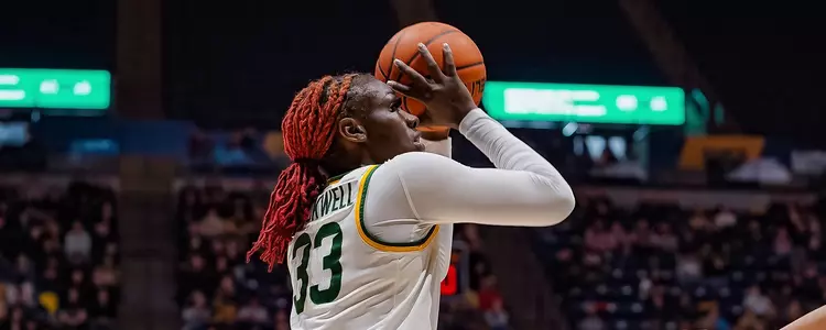 Aijha Blackwell shoots against West Virginia