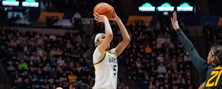 Darianna Littlepage-Buggs shoots at WVU