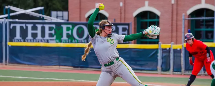Lexie Warncke pitching against Lamar