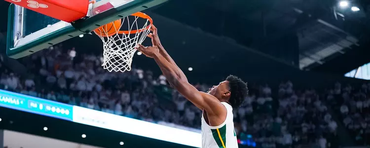 Yves Missi dunk against Kansas