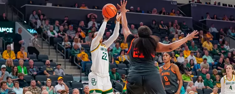 Bella Fontleroy shoots against Oklahoma State