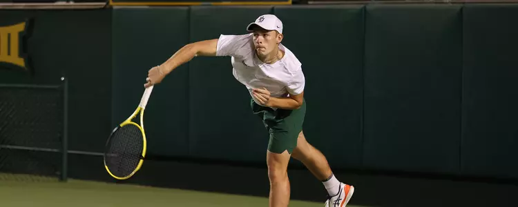 Louis Bowden serving vs VCU
