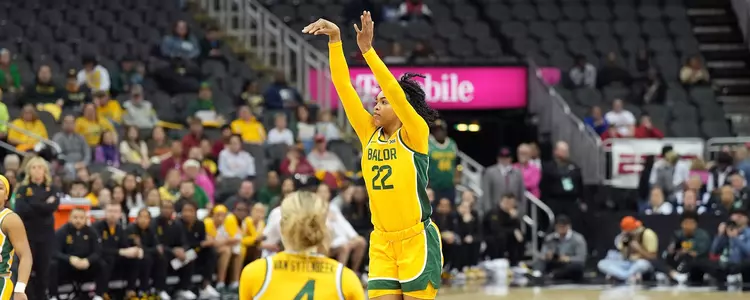 Bella Fontleroy shoots against Iowa State