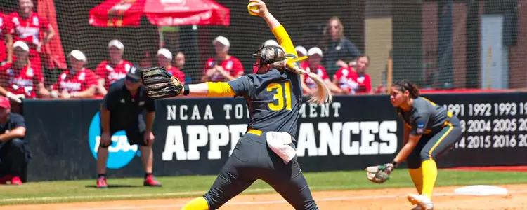 RyLee Crandall pitching against Louisiana at NCAA Regionals