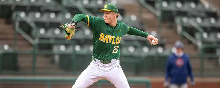 Carson Bailey pitching against UTSA 2025
