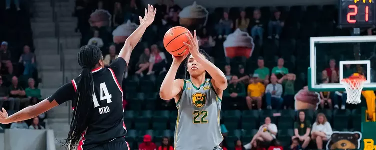 Bella Fontleroy shoots the three against Cincinnati