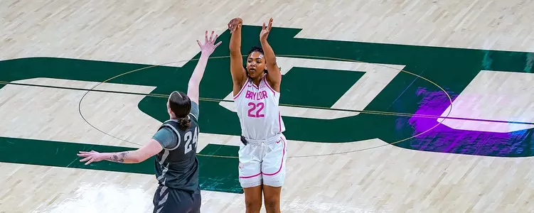 Bella Fontleroy shoots a three against ISU