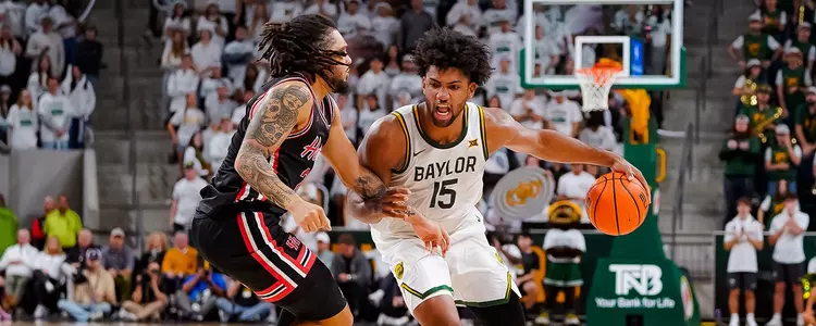 Norchad Omier in action vs. Houston in 2025