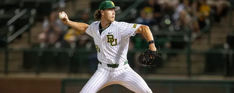 Gabe Craig pitching in 2025