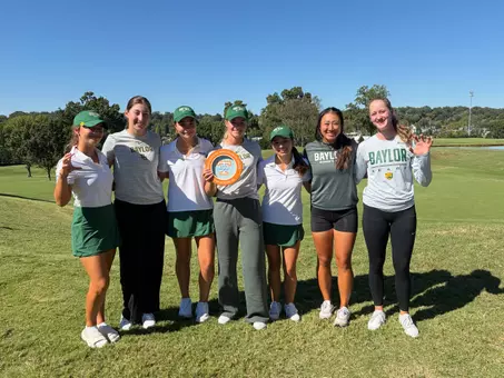Baylor Womens Golf Runnerup Trophy Photo