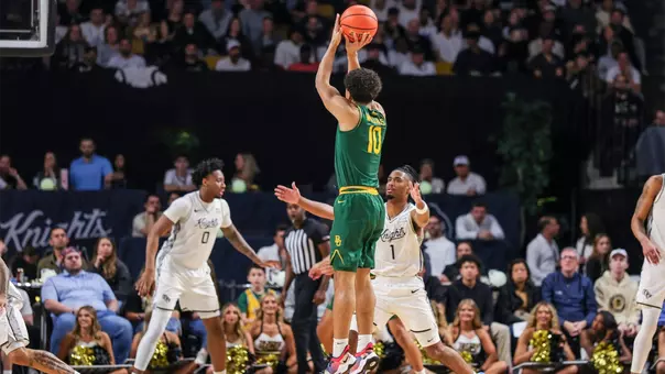 Isaac Williams IV jump shot at UCF