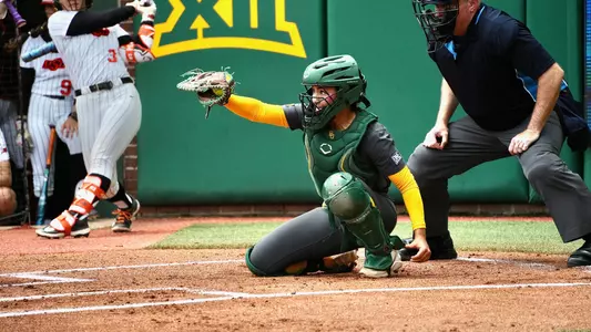 Abi Flores Framing a pitch