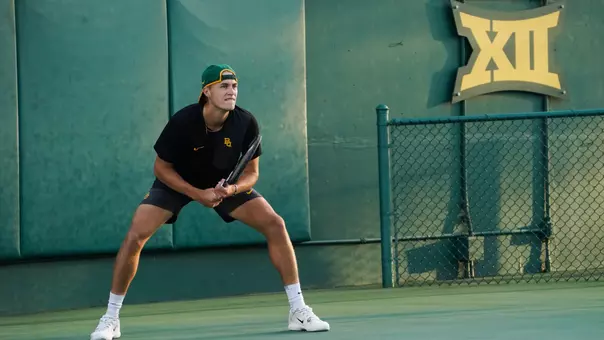 Luc Koenig ready for serve