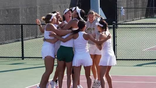 Baylor celebrates NCAA first round win over Wisconsin after a Na Dong clinch