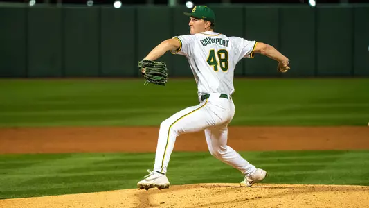 Lucas Davenport pitching in 2026