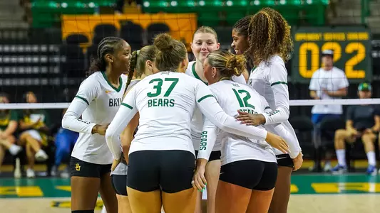 Baylor Huddles after point against UIW