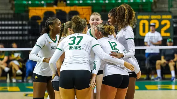 Baylor Huddles after point against UIW