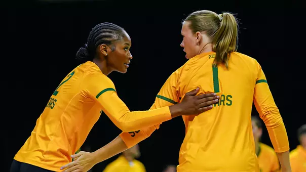 Bailey Warren and Harley Kreck Shake Hands in Match against Florida
