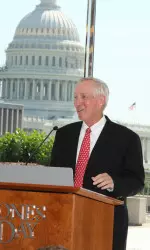 Coach Jerry York addressed Boston College alumni at the offices of Jones Day near Capitol Hill.