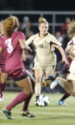 Kristen Mewis was named an All-America first team honoree by the NSCAA this afternoon.