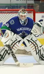 Schneider earns two shutouts and is tied for most in the NHL with five