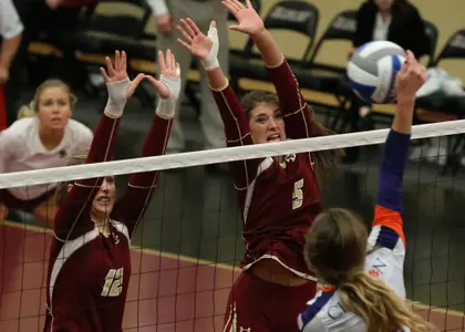 Eagles teammates go for block