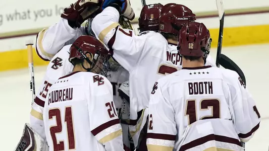Celebration Huddle Mens Hockey 2