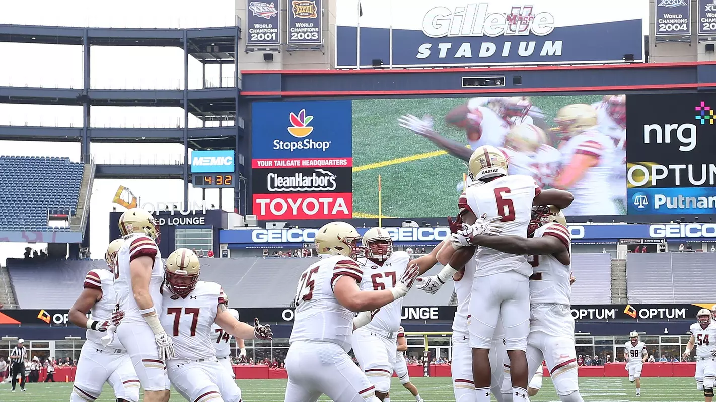 Jeff Smith celebrates a touchdown.