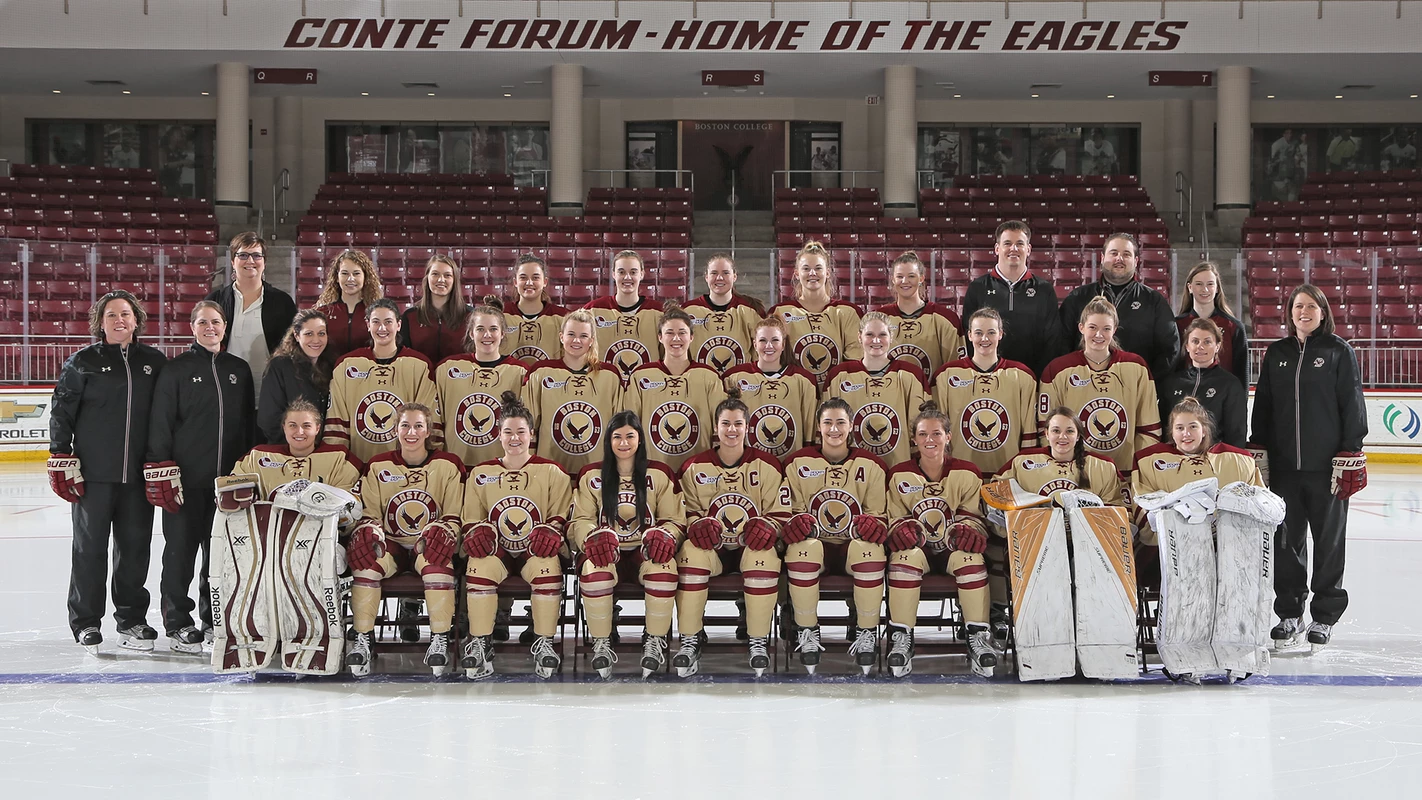 2016-17 Women's Hockey Team Photo