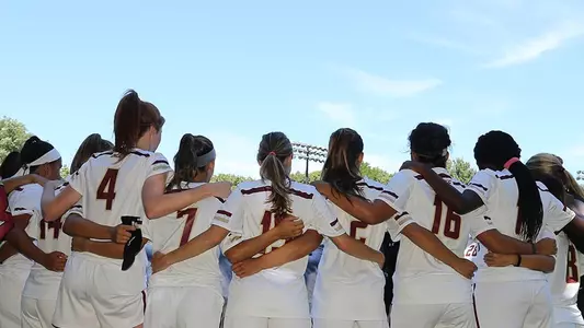 Team Huddle, Gaby Carreiro, Lauren Berman, Allyson Swaby