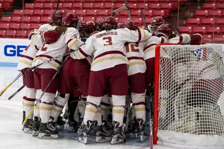 Women's Hockey Huddle